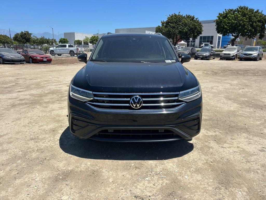 Used 2023 Volkswagen Tiguan SE FWD image 2