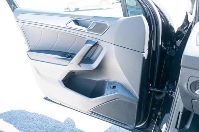 Certified 2023 Volkswagen Tiguan SE FWD image 27