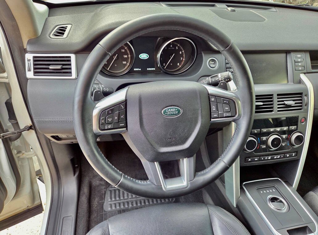Used 2017 Land Rover Discovery Sport HSE AWD/4WD image 27