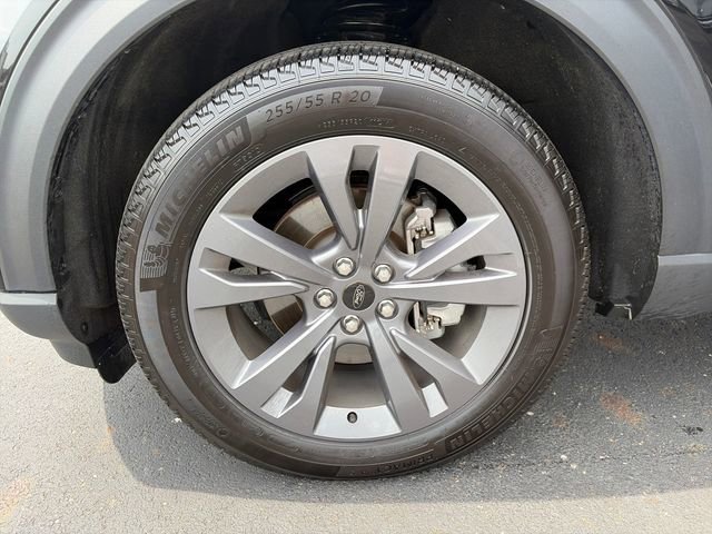 Used 2024 Ford Explorer XLT w/ Equipment Group 202A AWD/4WD image 29