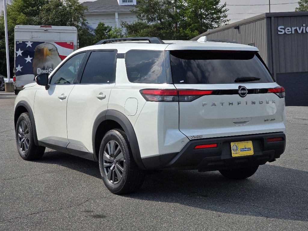 Used 2024 Nissan Pathfinder SV image 24