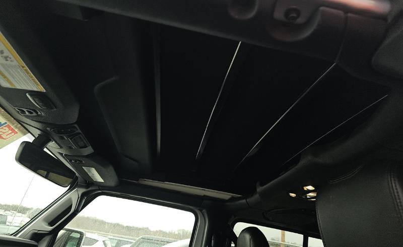 Used 2023 Jeep Wrangler Sahara w/ Cold Weather Group image 11