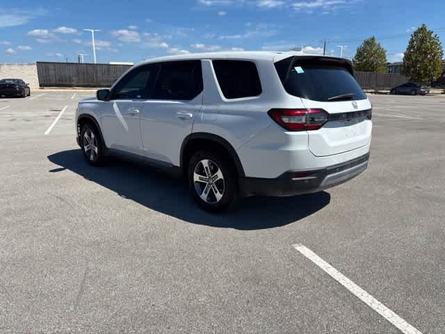 Used 2025 Honda Pilot EX-L image 3