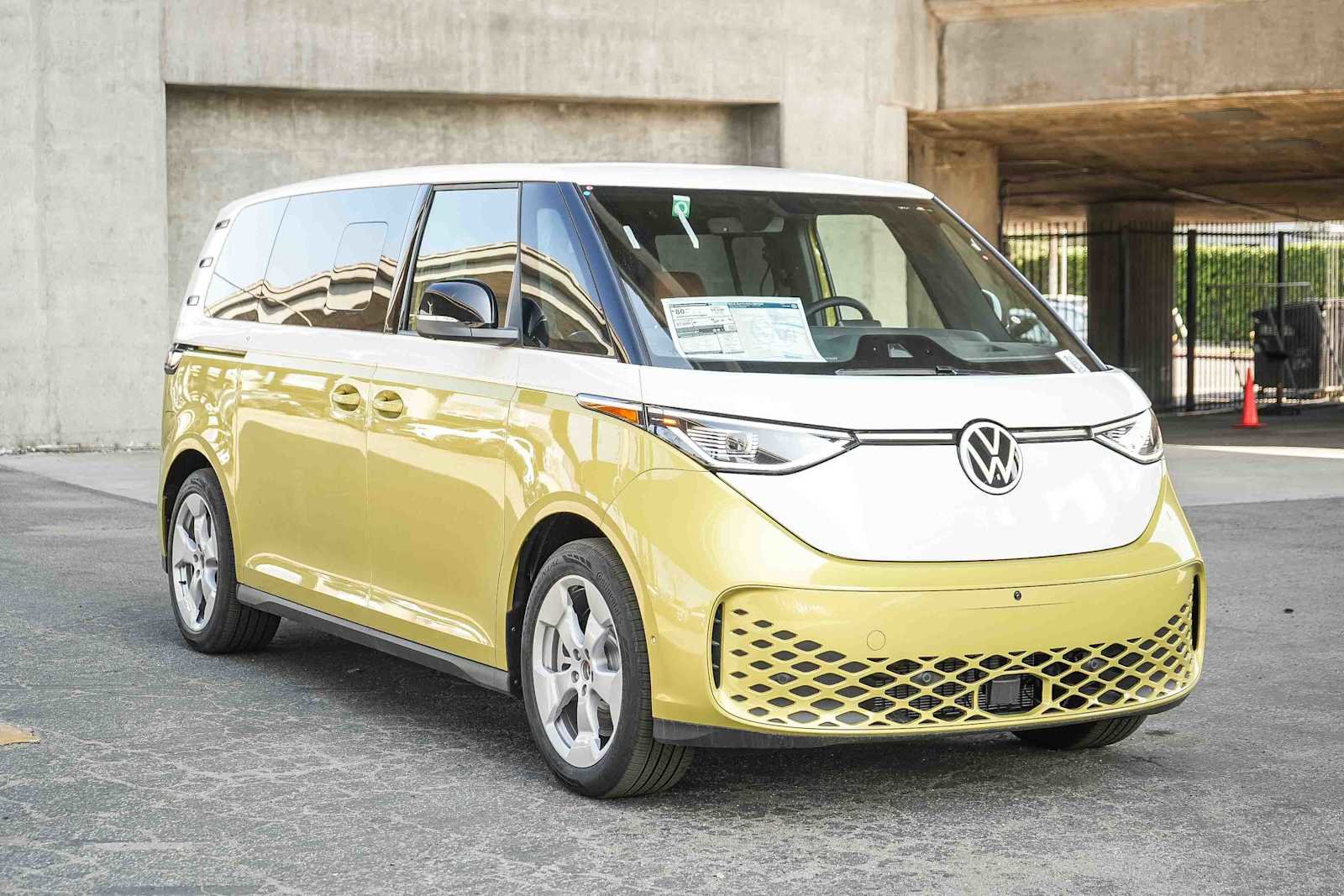 New 2025 Volkswagen ID. Buzz Pro S Plus AWD/4WD image 3