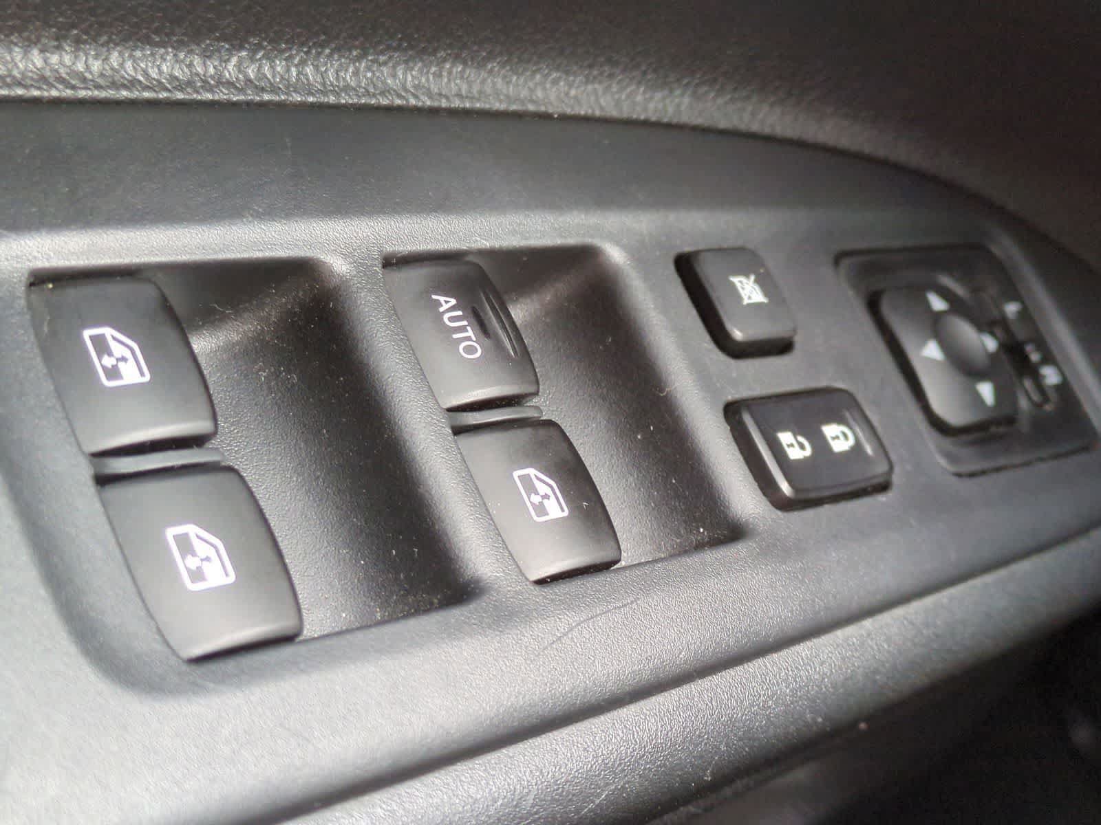 Used 2018 Mitsubishi Outlander ES AWD/4WD image 28