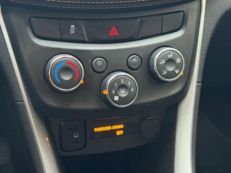 Used 2022 Chevrolet Trax LS w/ Tint and Cruise Package image 18