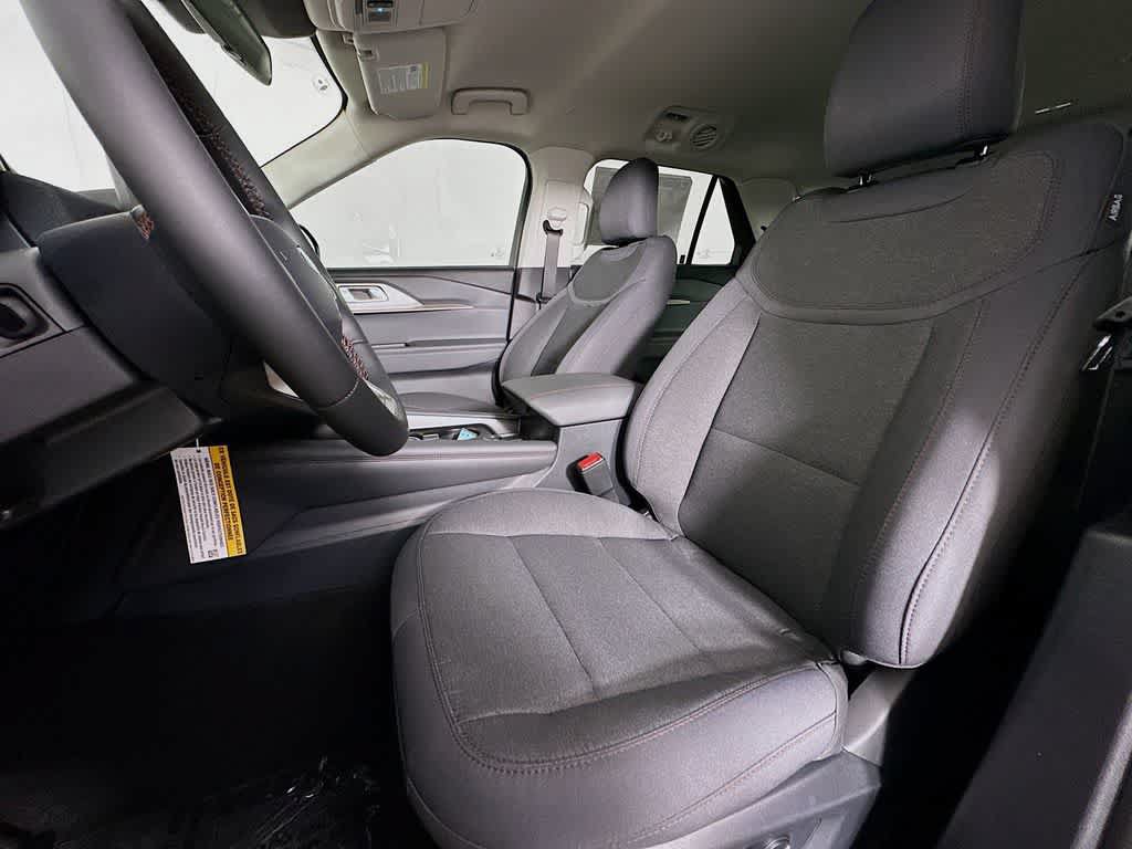 New 2026 Ford Explorer Active RWD image 12