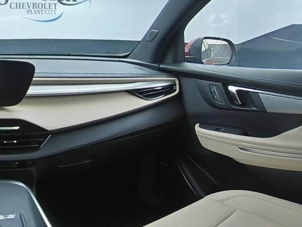 Used 2025 Buick Enclave Preferred w/ Power Package FWD image 15