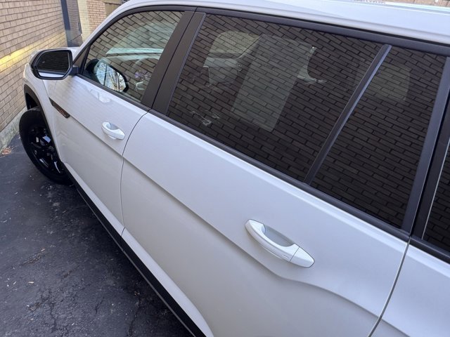 Used 2024 Volkswagen Atlas Peak Edition SE image 17