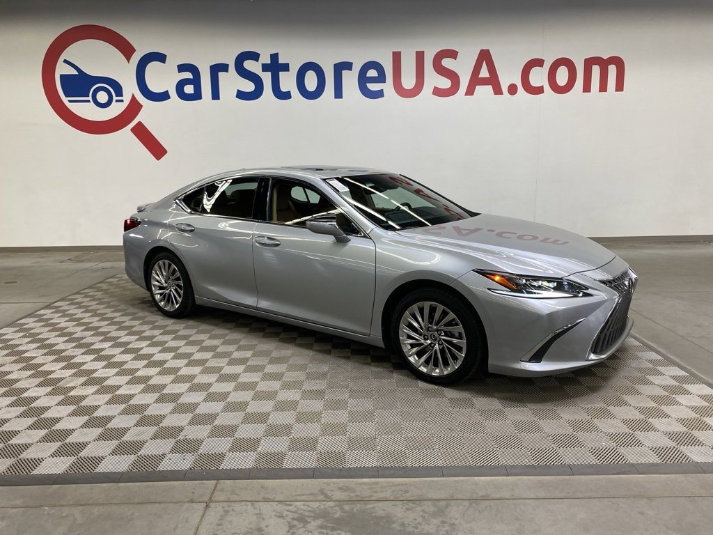 Used 2023 Lexus ES 300h w/ Luxury Package