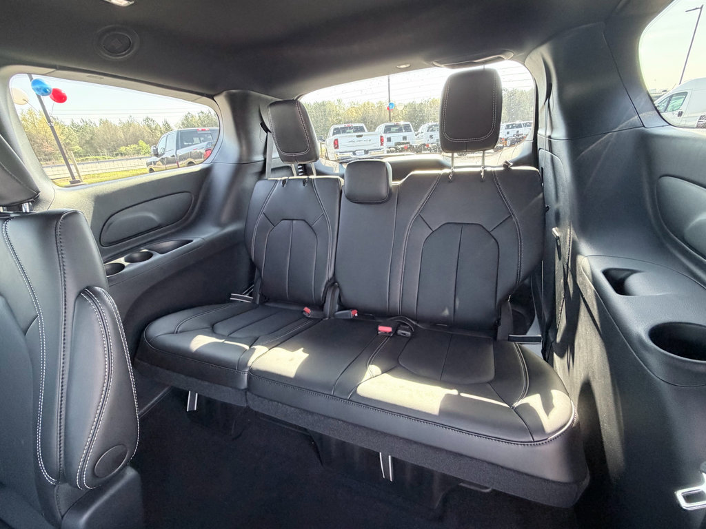 New 2026 Chrysler Pacifica Select image 26