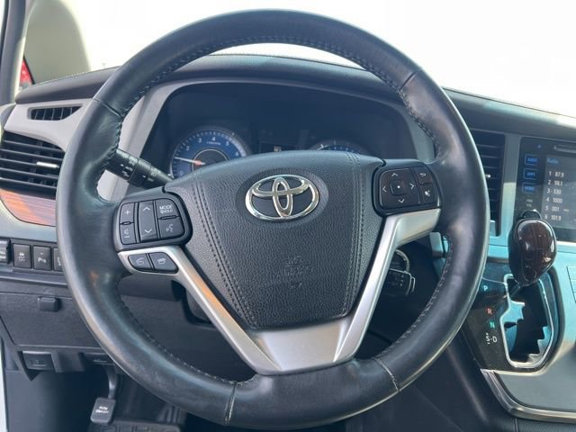 Used 2015 Toyota Sienna Limited Premium image 12