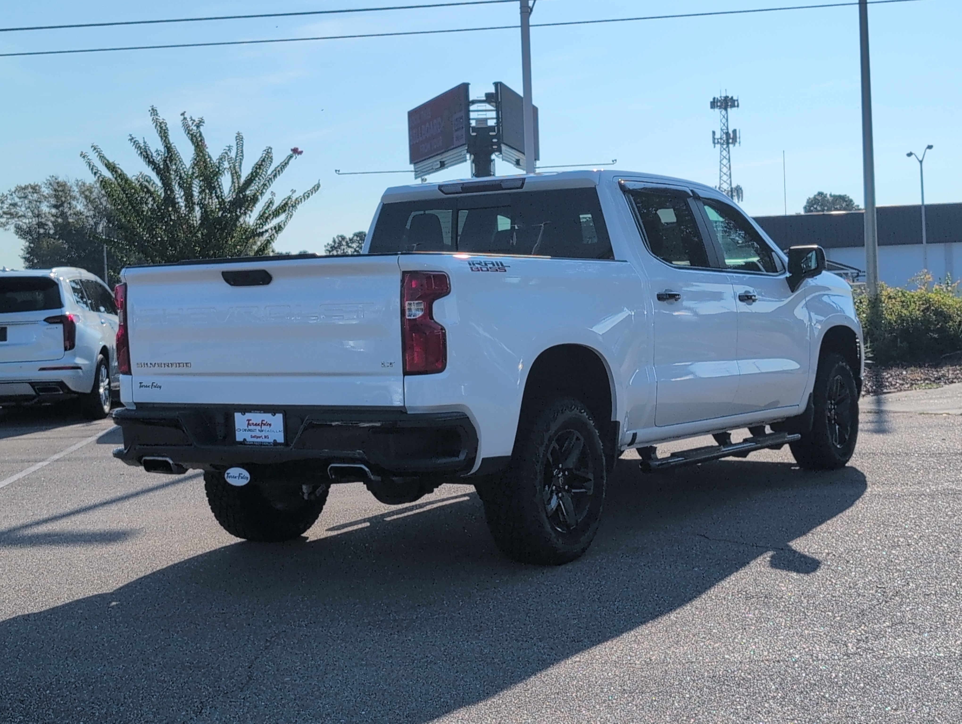 Used 2023 Chevrolet Silverado 1500 LT Trail Boss w/ LT Trail Boss Premium Package AWD/4WD image 7