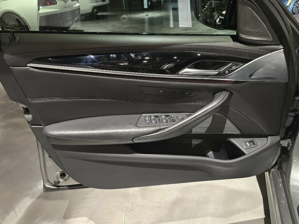 Used 2018 BMW M5 AWD/4WD image 18