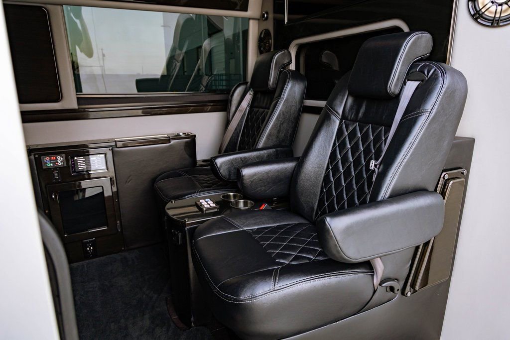 Used 2015 Mercedes-Benz Sprinter 2500 image 24