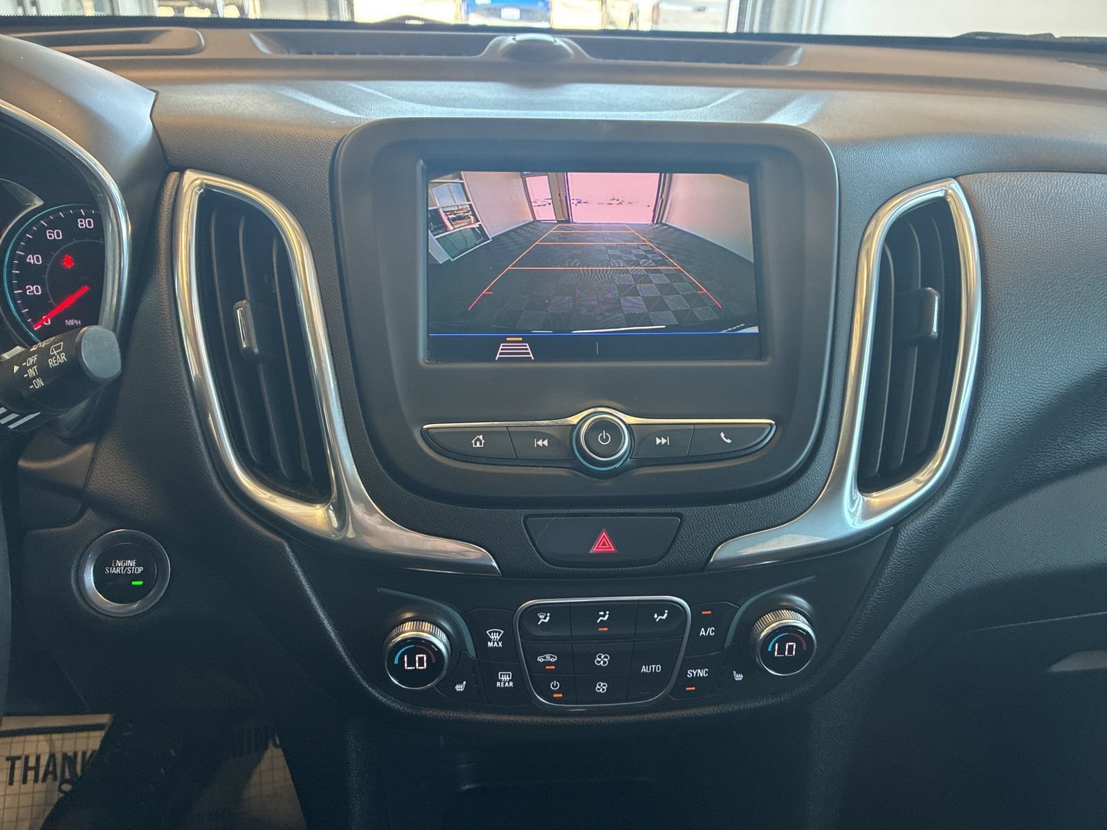 Used 2020 Chevrolet Equinox LT w/ Driver Convenience Package FWD image 27