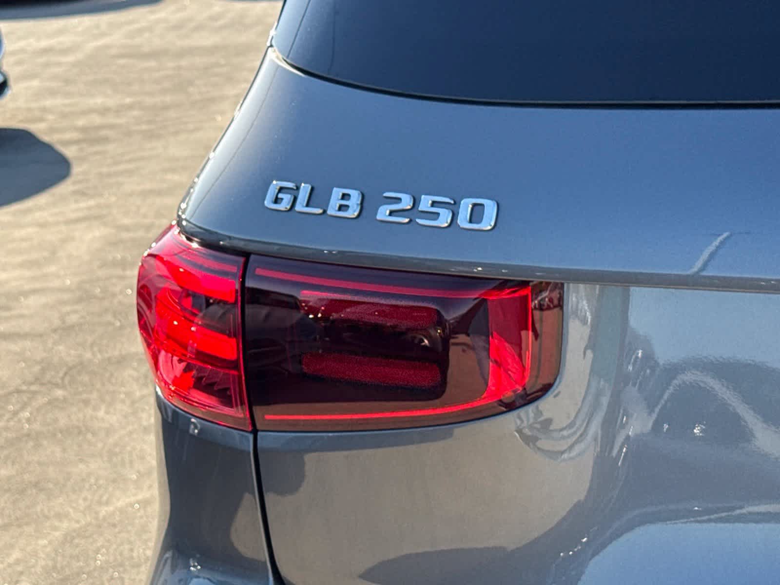 New 2026 Mercedes-Benz GLB 250 4MATIC image 11
