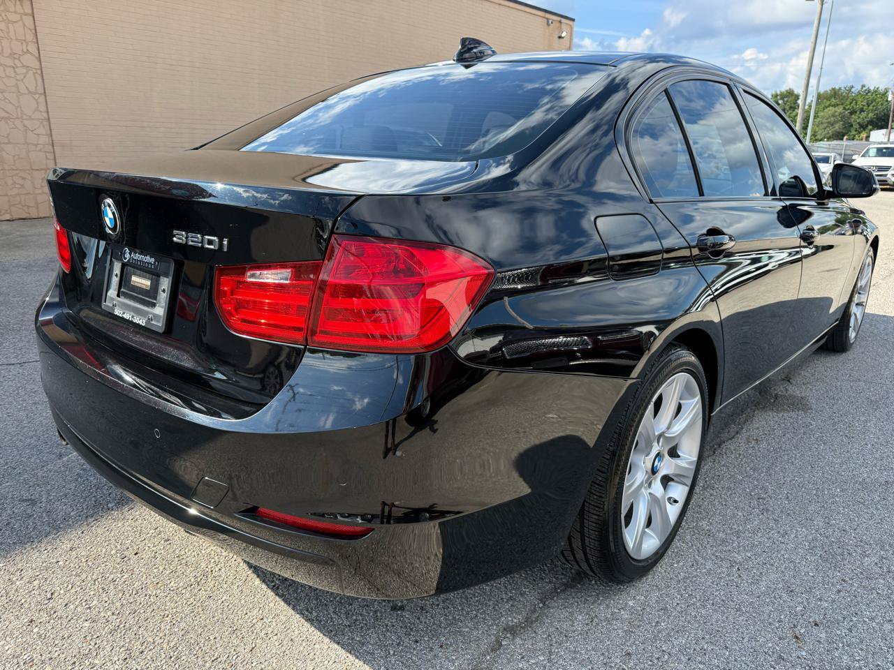 Used 2015 BMW 320i Sedan RWD image 6