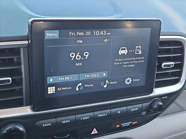 Certified 2025 Hyundai Venue SEL image 19