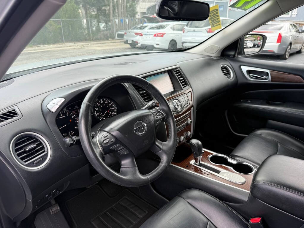 Used 2019 Nissan Pathfinder Platinum FWD image 11