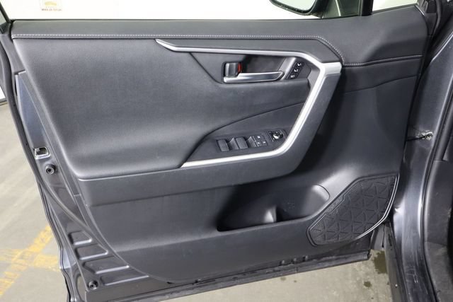 Used 2019 Toyota RAV4 Limited w/ Cold Weather Package AWD/4WD image 23