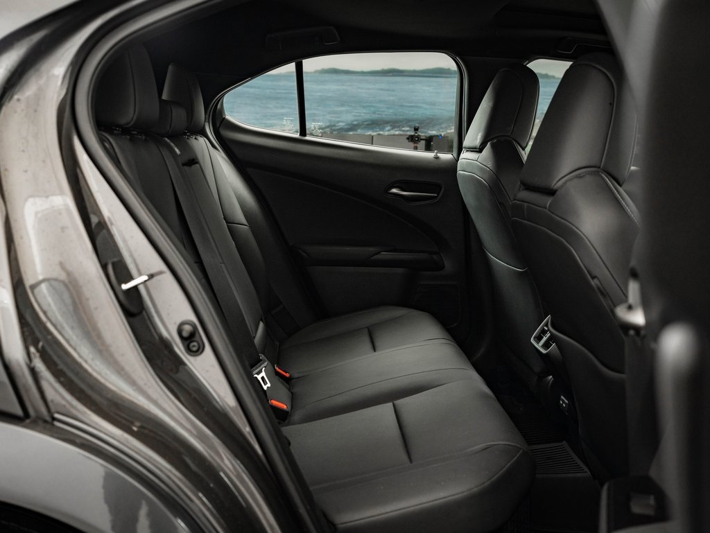 Used 2022 Lexus UX 250h w/ Premium Package image 42