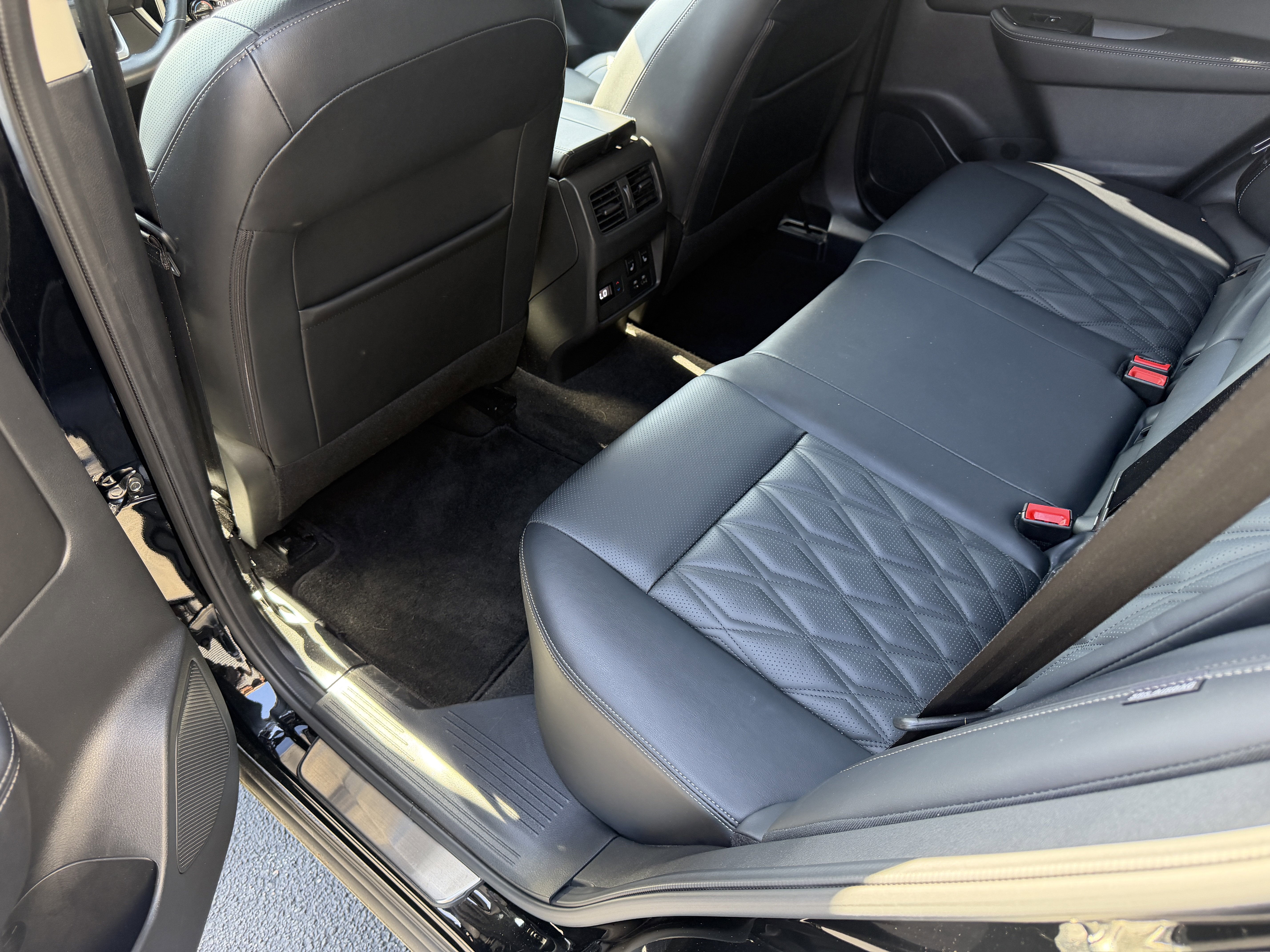 Used 2022 Nissan Rogue Platinum w/ Head-Up Display Package image 16