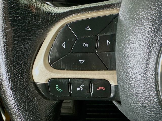 Used 2015 Jeep Renegade Latitude image 9