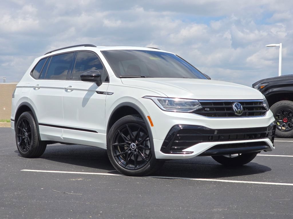 Used 2024 Volkswagen Tiguan SE R-Line