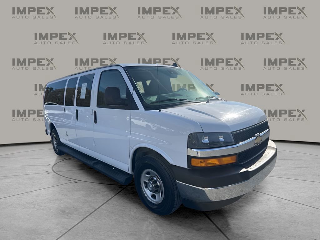 Used 2020 Chevrolet Express 3500 LT w/ LT Preferred Equipment Group image 7