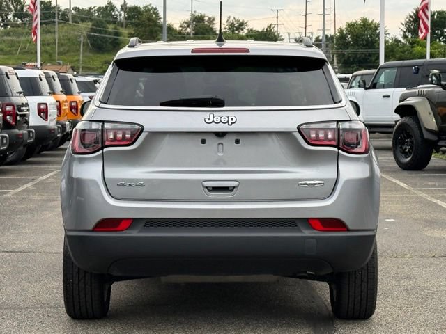 Used 2022 Jeep Compass Latitude AWD/4WD image 5