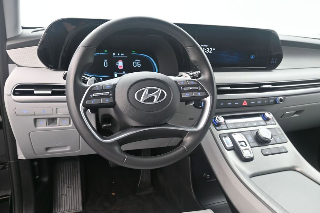 Used 2025 Hyundai Palisade SEL FWD image 17