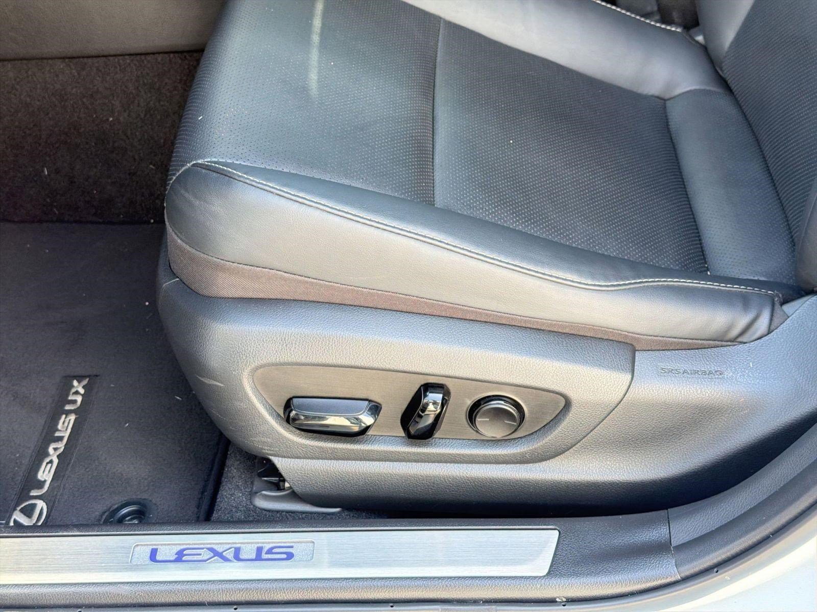 Used 2024 Lexus UX 250h F Sport FWD image 13