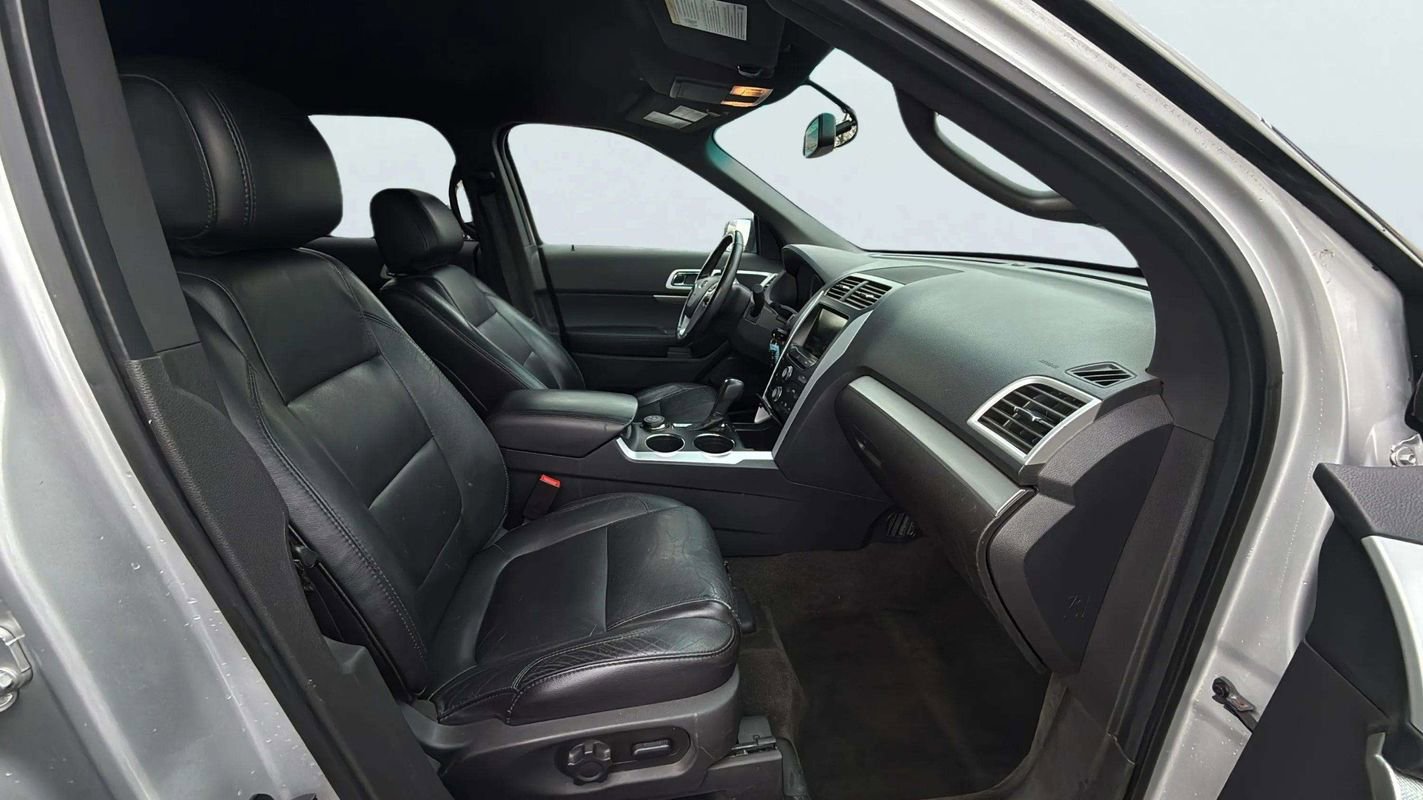 Used 2013 Ford Explorer XLT image 13