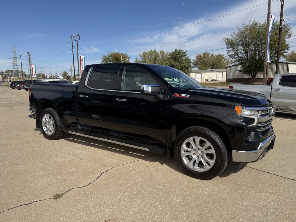 Used 2024 Chevrolet Silverado 1500 LTZ image 4