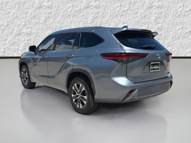 Used 2021 Toyota Highlander XLE FWD image 5
