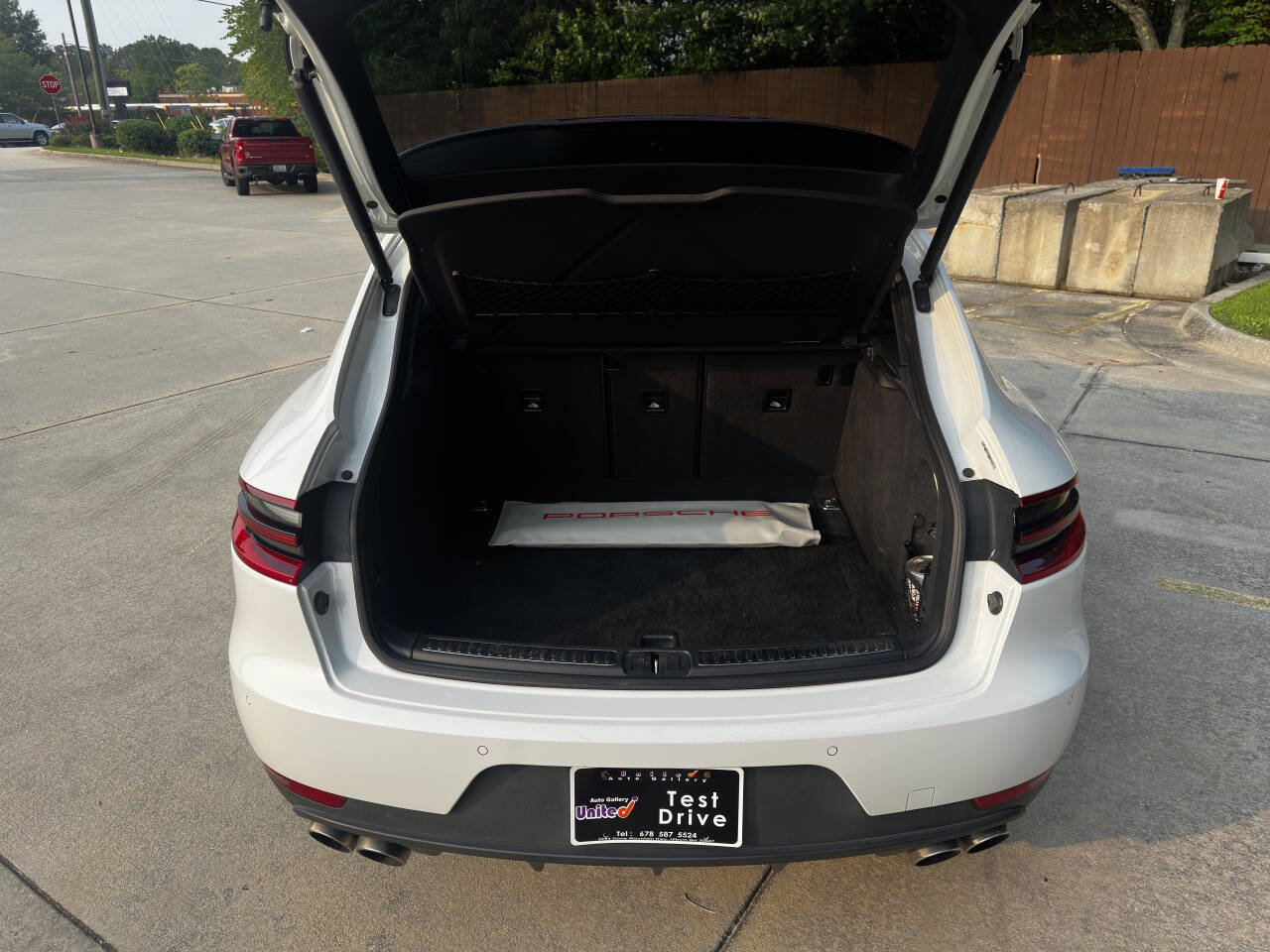 Used 2016 Porsche Macan S image 20