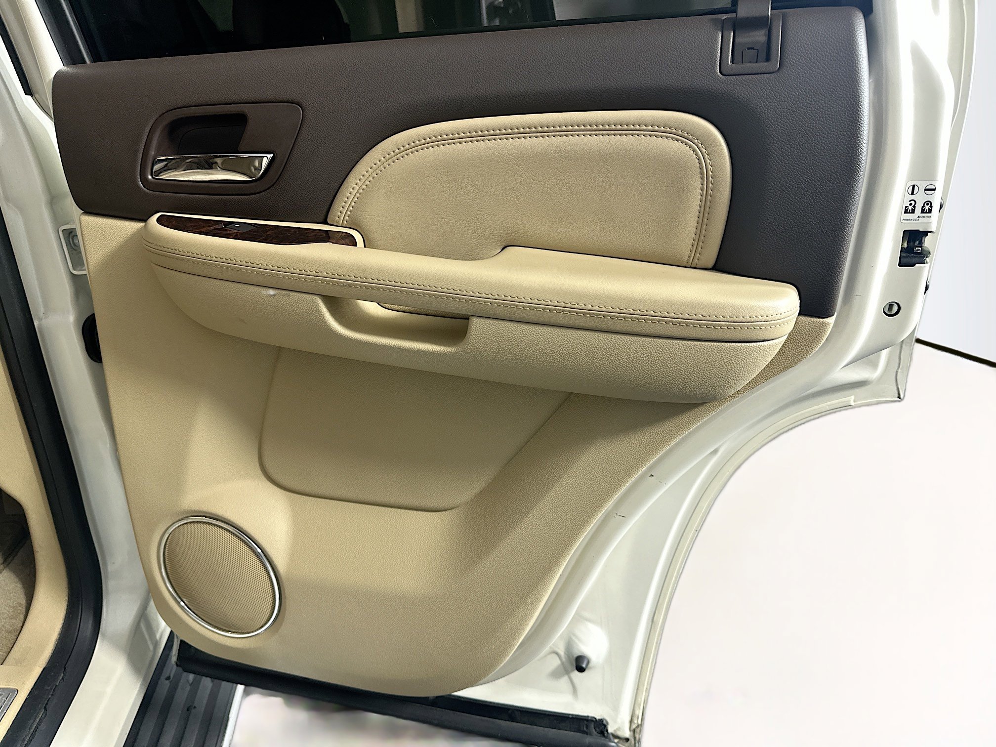 Used 2013 GMC Yukon Denali RWD image 34