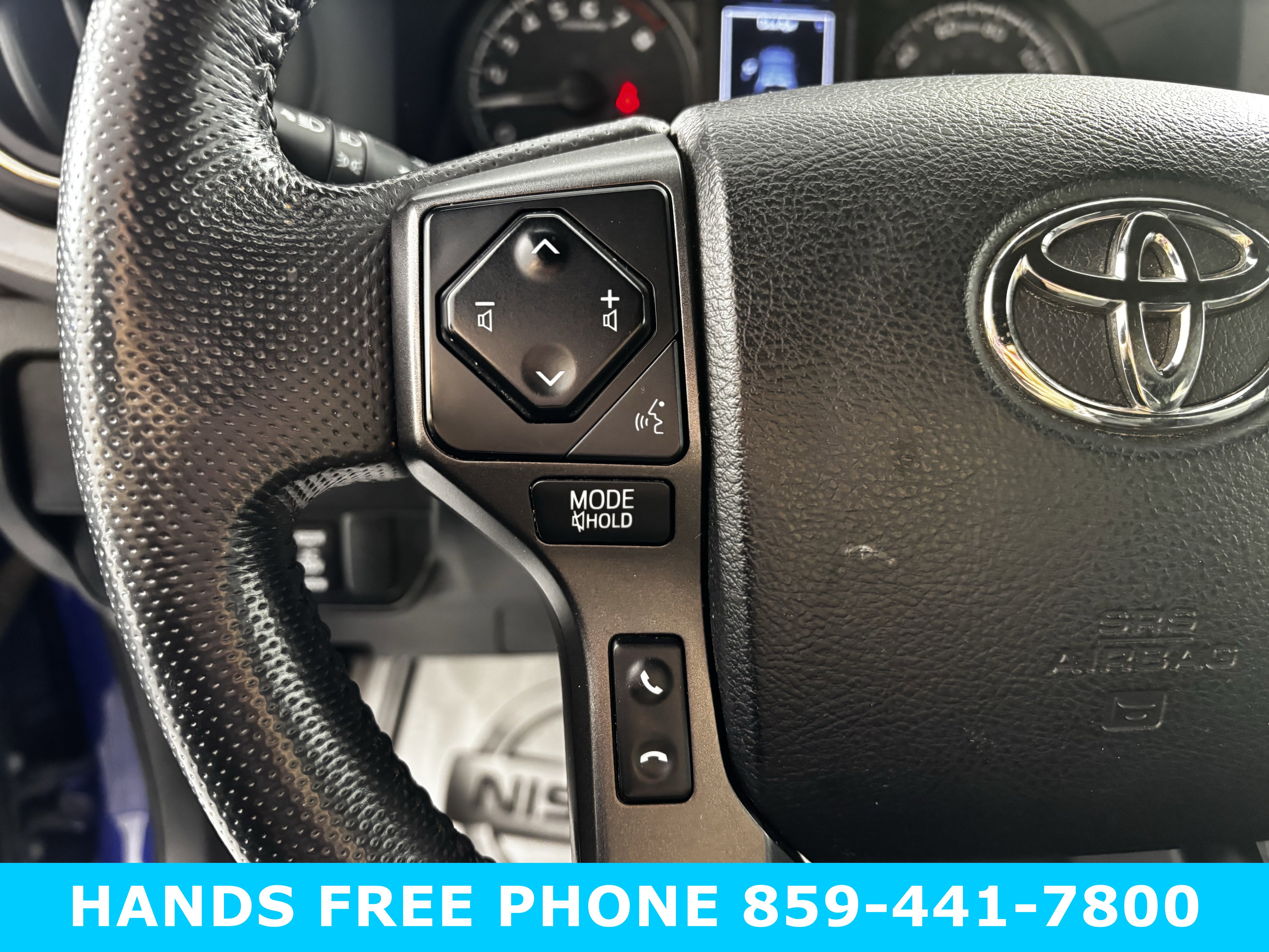 Used 2022 Toyota Tacoma TRD Off-Road image 5