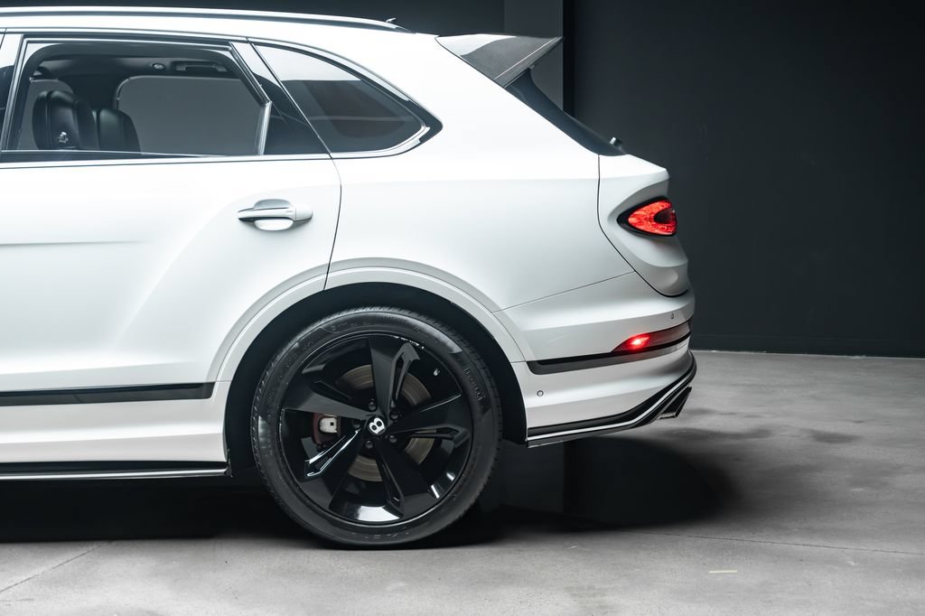Used 2022 Bentley Bentayga AWD/4WD image 19