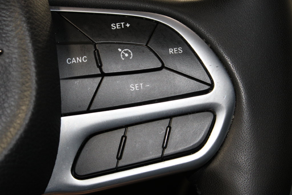 Used 2023 Chrysler 300 Touring AWD/4WD image 36