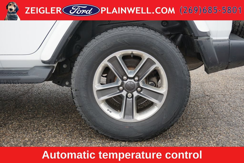 Used 2020 Jeep Wrangler Unlimited Sahara w/ Dual Top Group AWD/4WD image 9