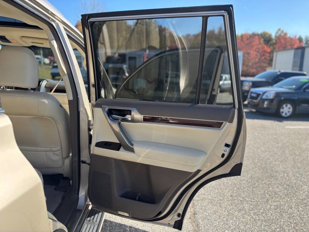 Used 2016 Lexus GX 460 Base AWD 4dr SUV image 23