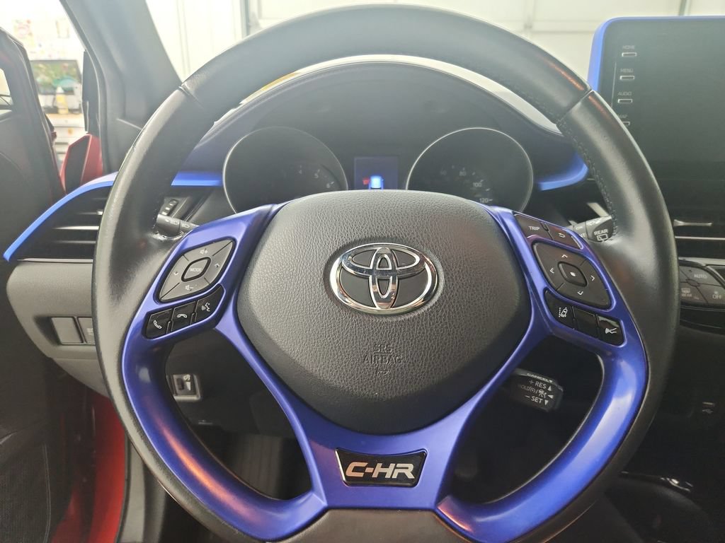 Used 2020 Toyota C-HR XLE FWD image 24