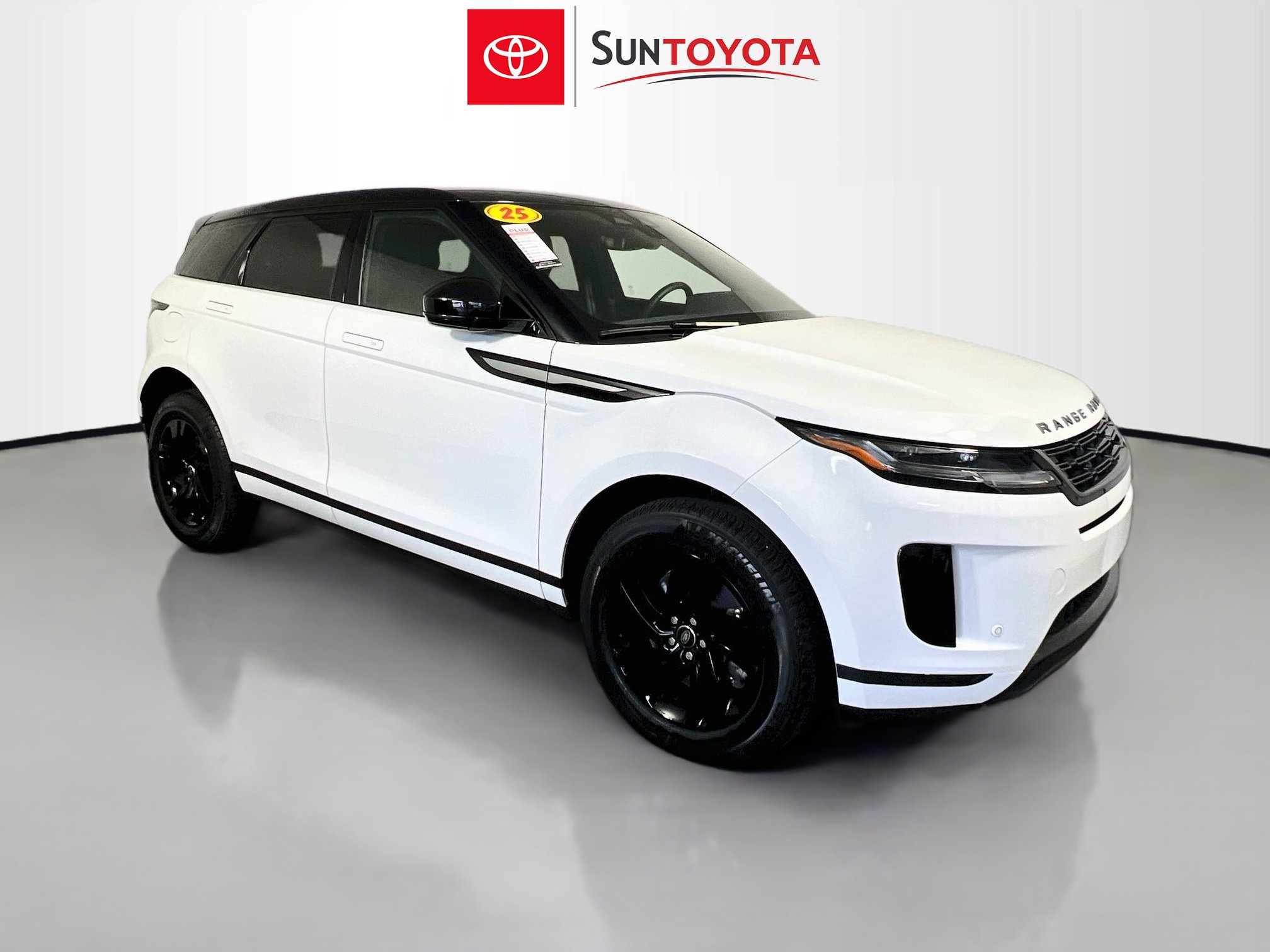 Used 2025 Land Rover Range Rover Evoque S AWD/4WD image 1