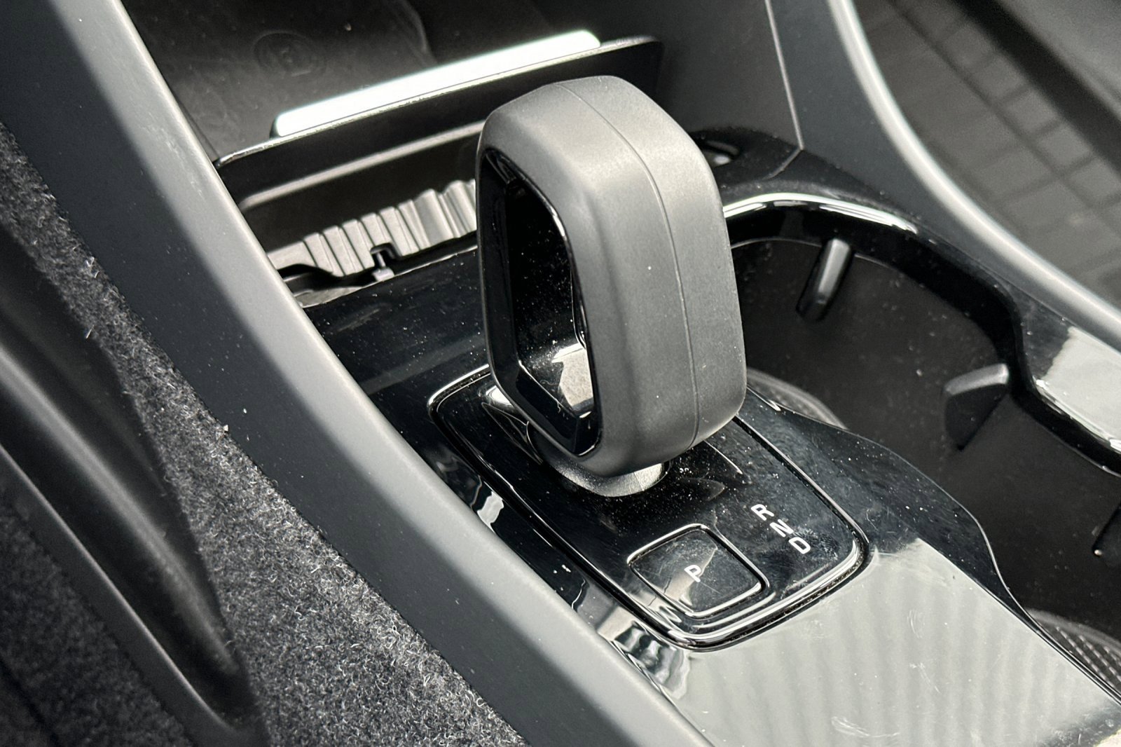 Used 2023 Volvo XC40 Recharge Ultimate image 25