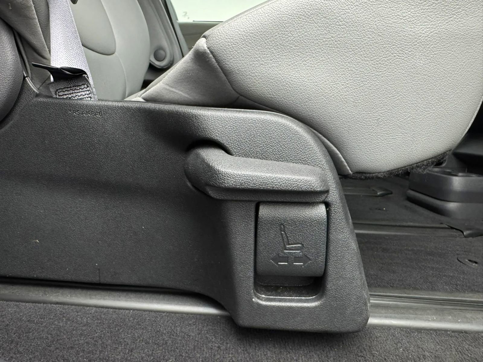 Used 2023 Toyota Sienna XLE AWD/4WD image 40