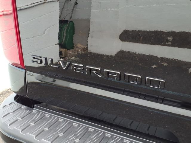 Used 2026 Chevrolet Silverado 2500 Custom w/ Custom Value Package image 17