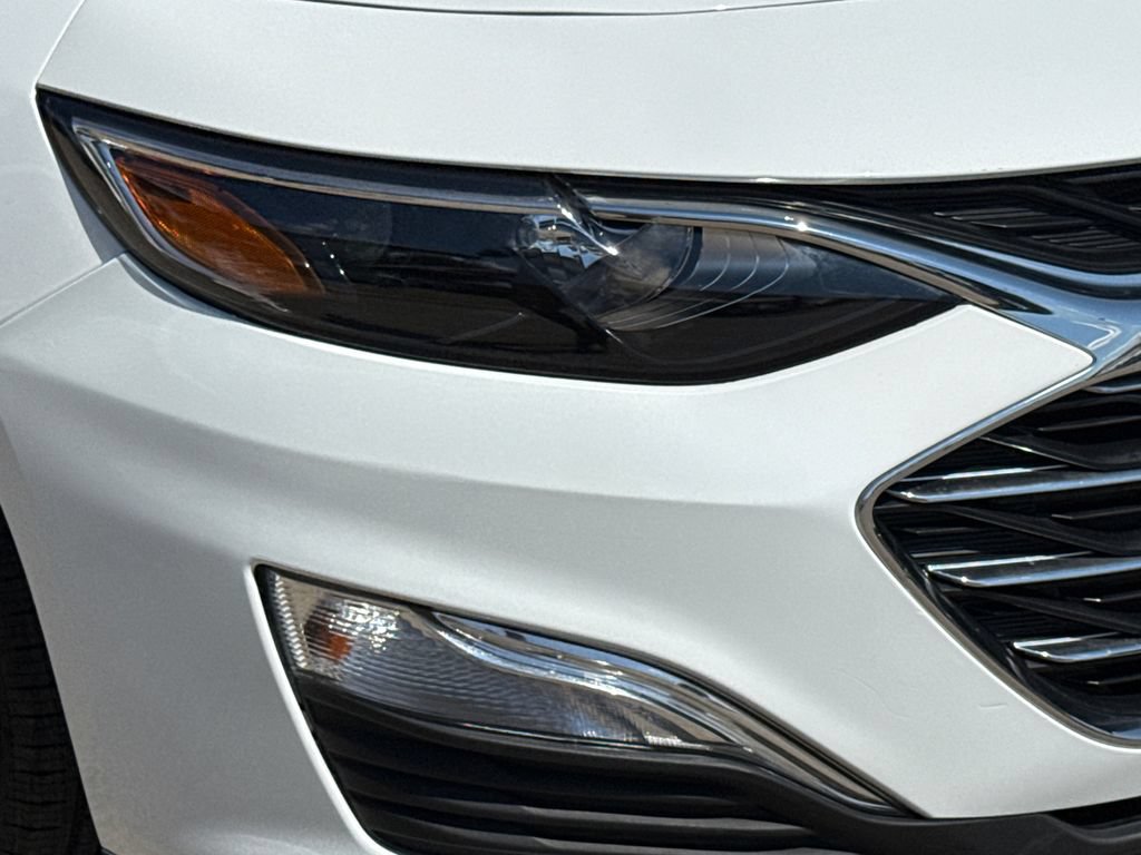 Used 2022 Chevrolet Malibu LS FWD image 4