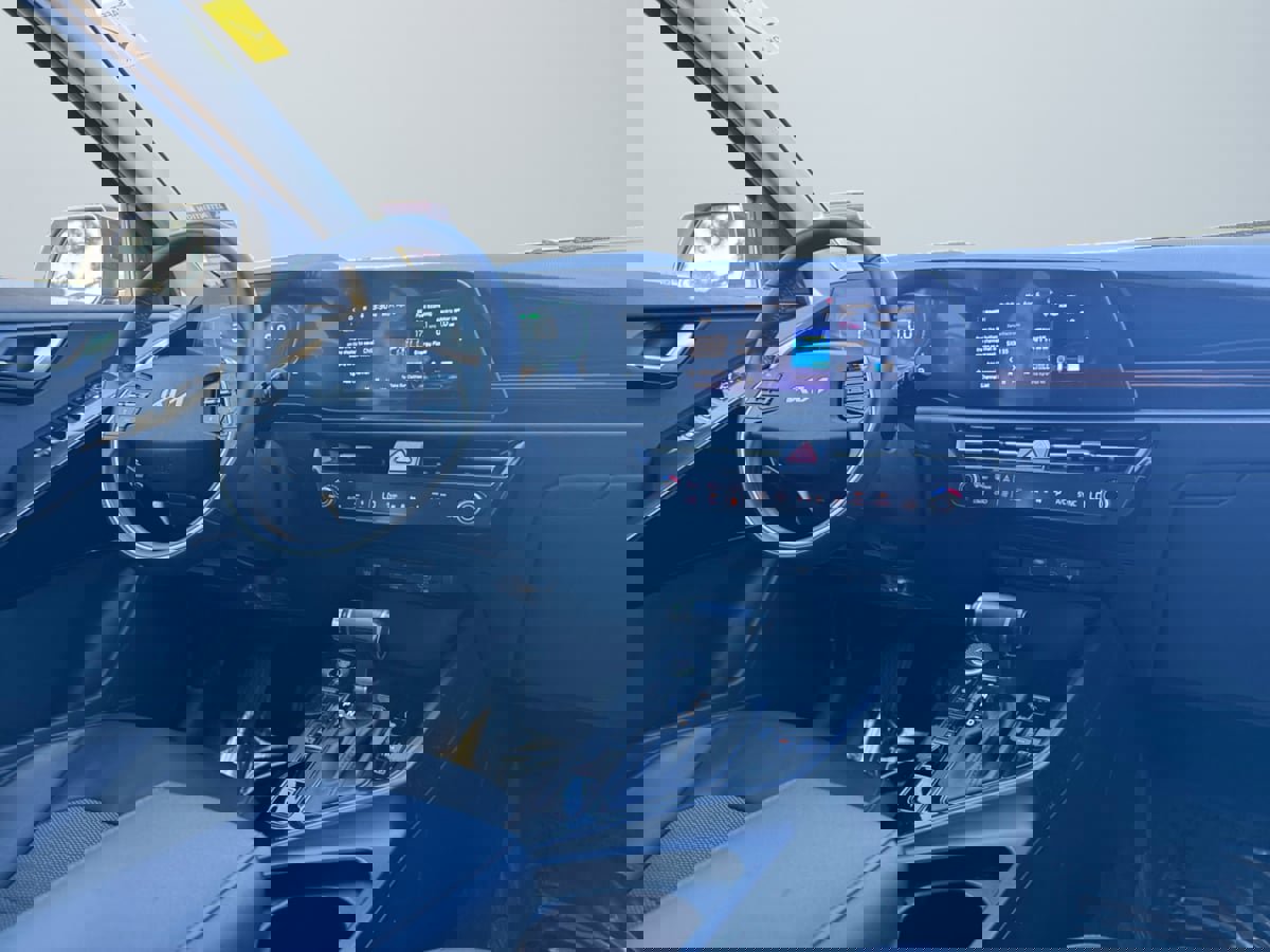 Used 2023 Kia Niro EX image 14